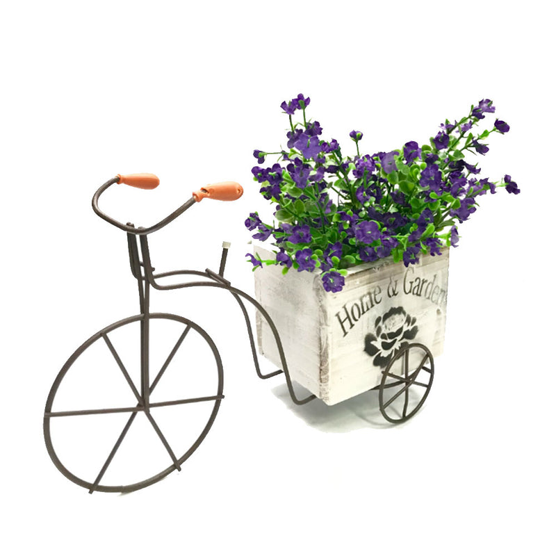 Home e jardim de bicicleta de três rodas com decoração de caixa de flores